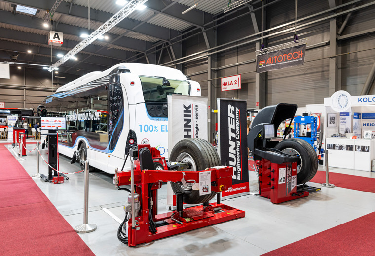 Czechbus 2024 - vyvažovačka Hunter TCX635 a montovačka Hunter HD Elite