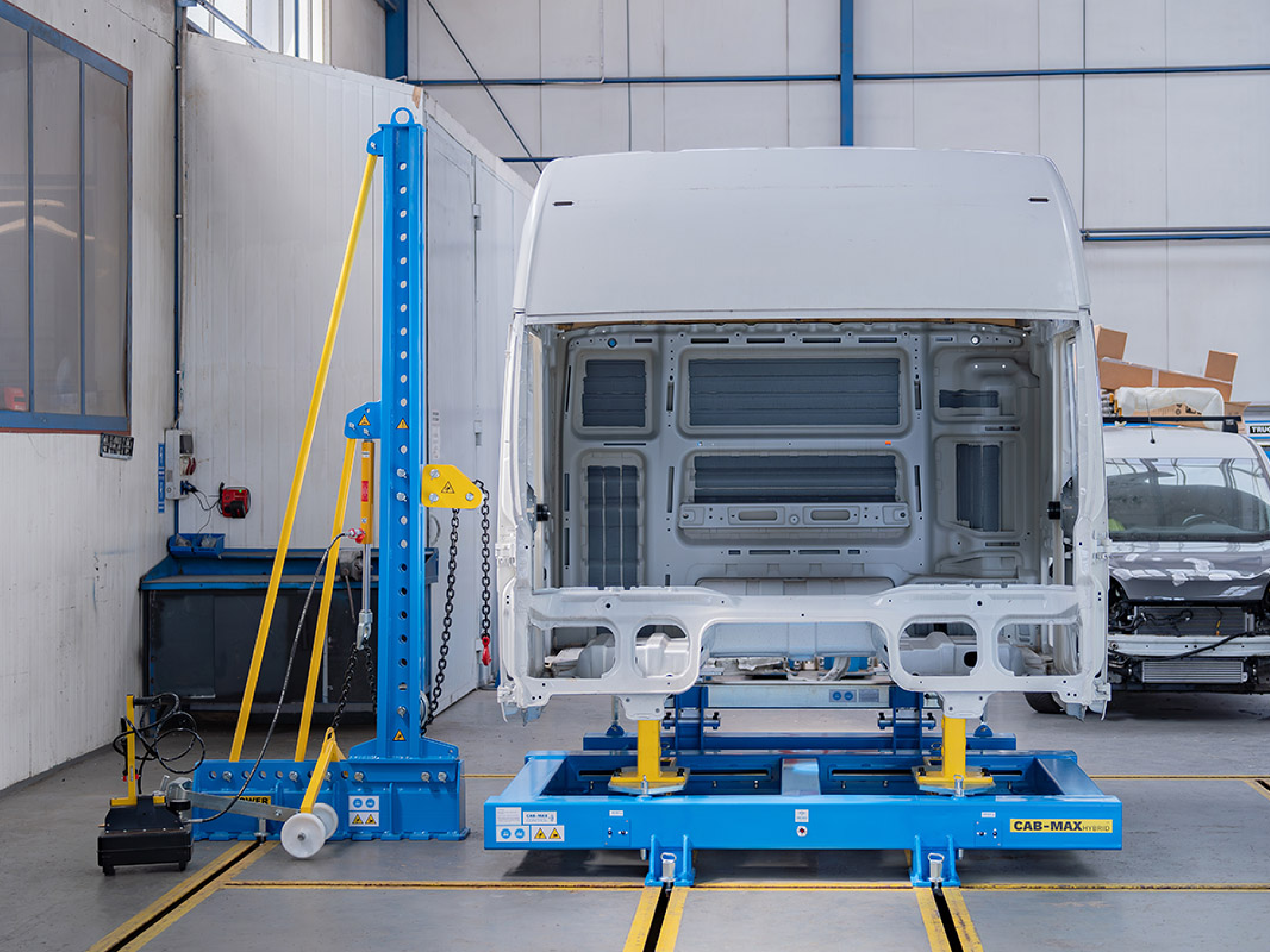 Herkules Cab Truck Hybrid Cab Control