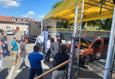 Martin Kratochvíl a rozložení stánků na setkání Stellantis - Konopiště 2024