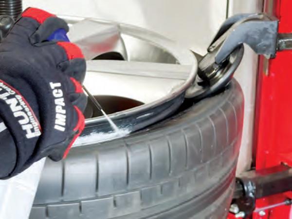 Skrytá poškození bočnic pneumatik