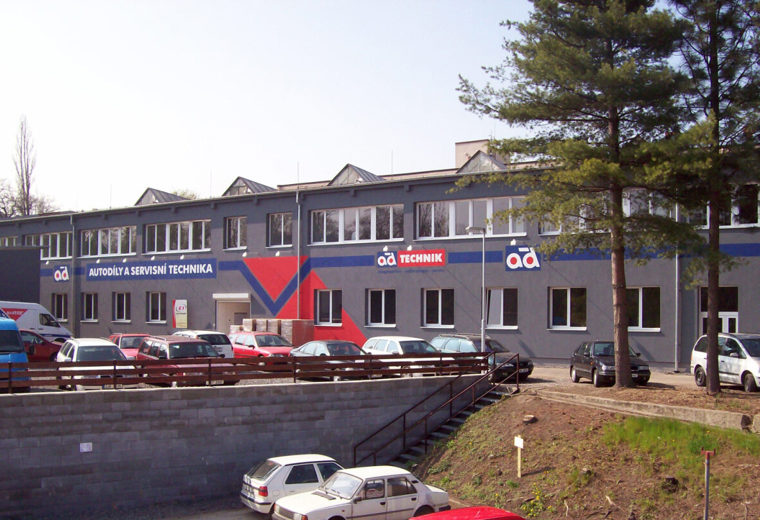 Otevření pobočky na Bodalci - původní vzhled exteriérů